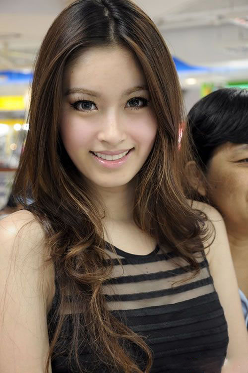 tiffany ladyboy dari thailand