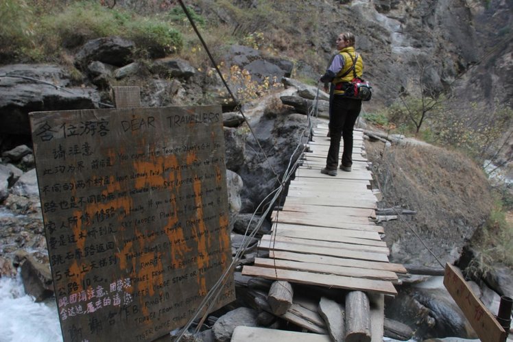 tiger leaping gorge jurang china tarikan outdoor ekstrem