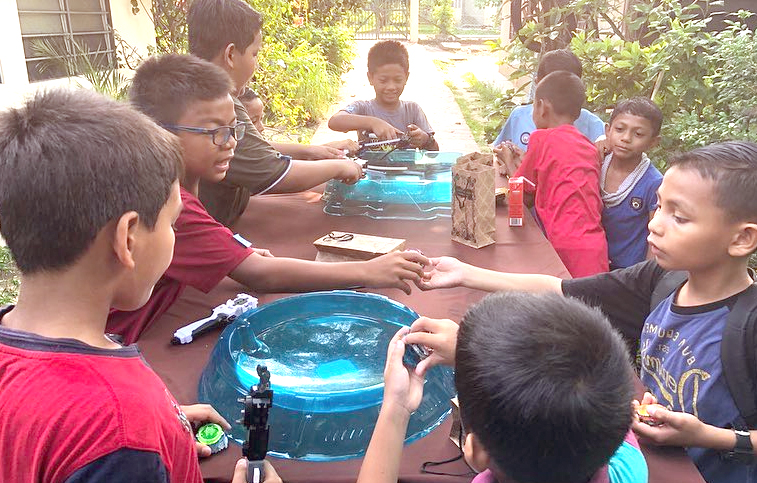 tournament pertandingan perlawanan beyblade kanak kanak