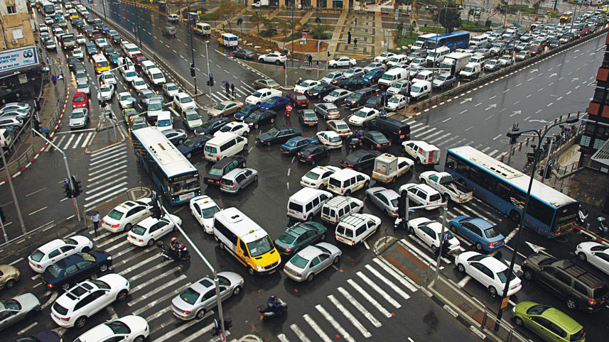 trafik sesak teruk di simpang empat