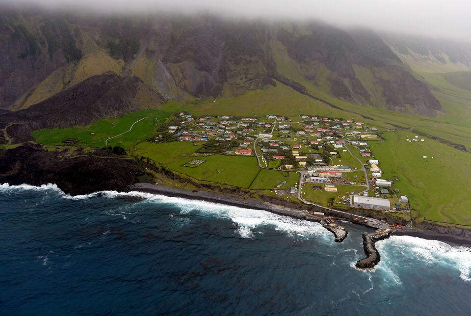 tristan da cunha pulau paling terpencil di dunia yang dihuni manusia