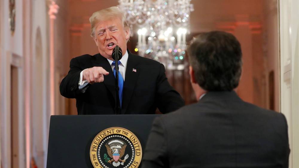 trump bergaduh dengan jim acosta