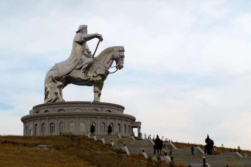 tugu genghis khan