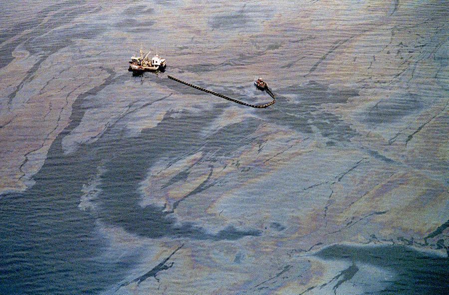 tumpahan minyak exxon valdez