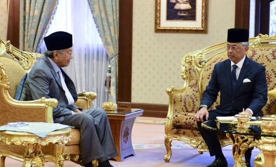 tun mahathir dan yang dipertuan agong