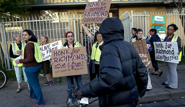 tunjuk perasaan anti keganasan di richmond