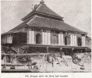 ubahsuai pertama masjid kampung laut