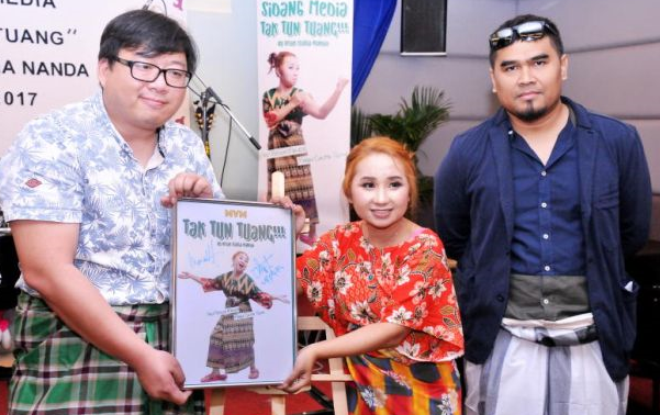 upiak diceraikan suami gara gara lagu tak tun tuang 1