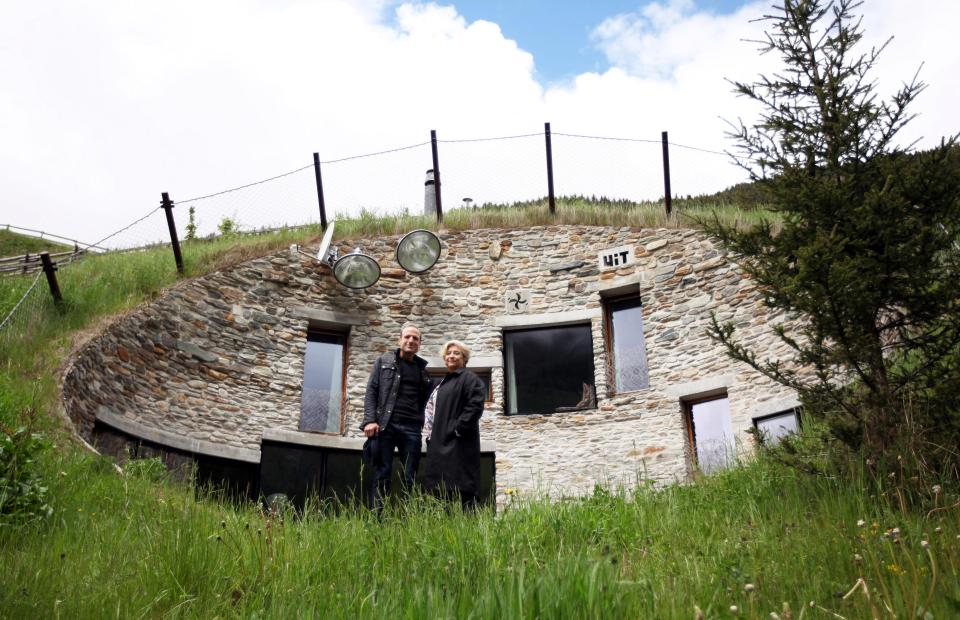 vals switzerland rumah bawah tanah