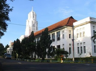 victoria institution di kuala lumpur yang ditubuhkan pada 1893 2