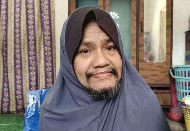 wanita bermisai berjanggut pasir putih kelantan