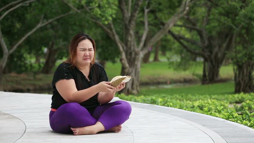 wanita buncit hidu durian