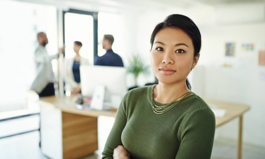 wanita singapura penting kerjaya