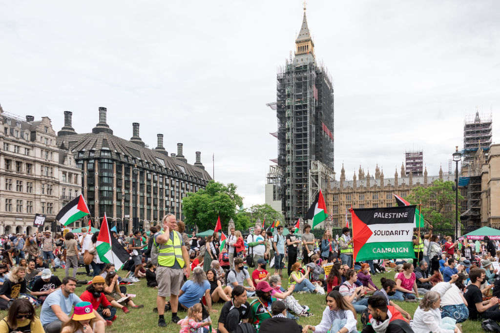 warga uk bantah israel