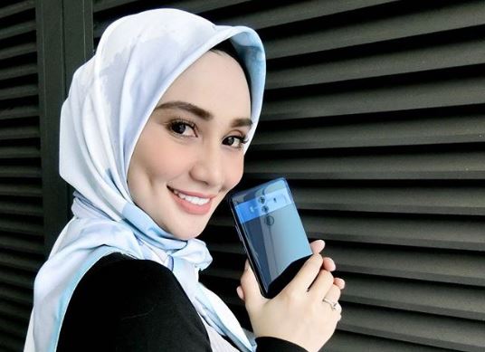 wawa zainal 5 fakta menarik mengenai individu berlesung pipit