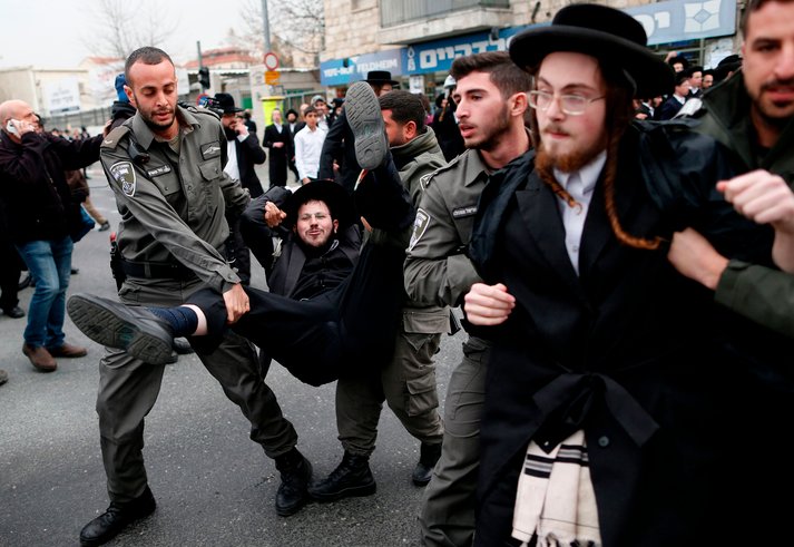 yahudi haredi tunjuk perasaan di israel