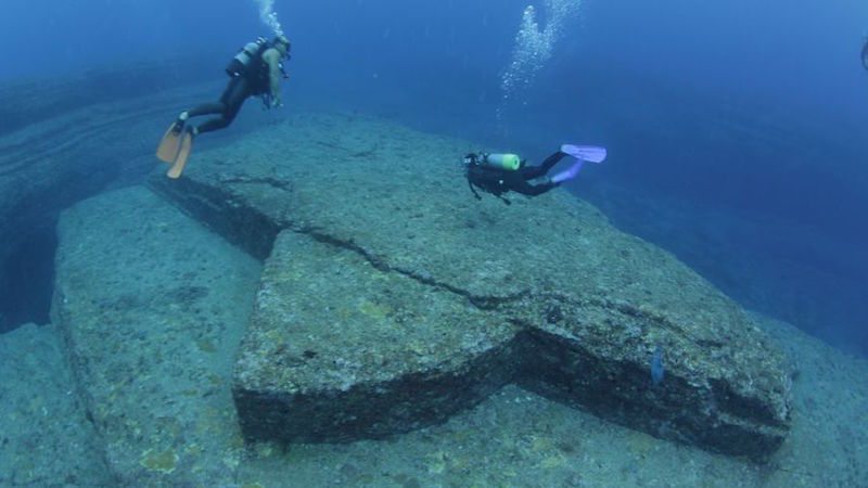 yonaguni monument japan