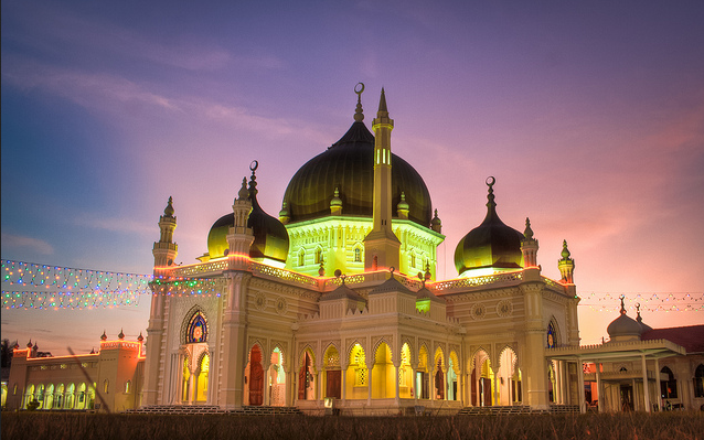 zahir mosque night 452