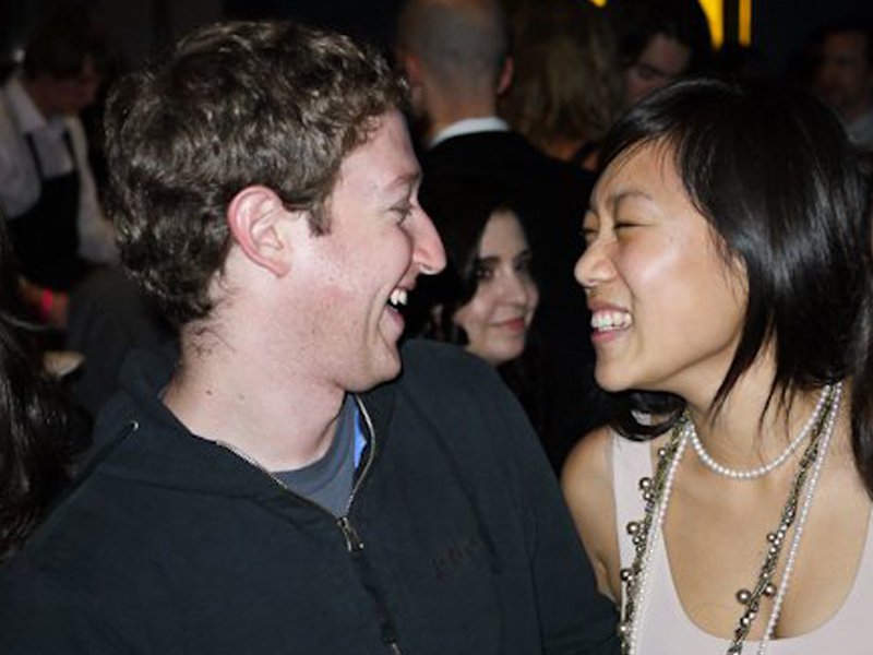 zaman mula berkenalan semasa parti fraterniti mark zuckerberg priscilla chan