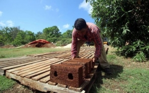 5 Bahan Unik Yang Boleh Digunakan Untuk Membina Rumah