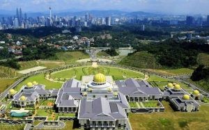 6 Istana Paling Besar Di Dunia