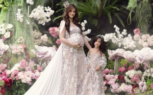 8 Foto Nia Ramadhani Jelita Bak Patung Barbie Ketika Maternity Shoot