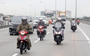 6 Idea Yang Bagus Untuk Kawal Tabiat Bahaya Penunggang Motorsikal