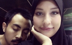 Zarina Anjoulie Dan Bekas Suami Berperang Di Instagram