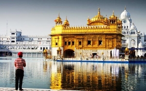 Golden Temple : Kuil Sikh Yang Disaluti 562 Kilogram Emas