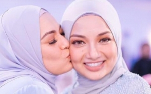 Ibu Neelofa Awet Muda