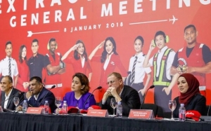 Neelofa Mula Tugas Di AirAsia