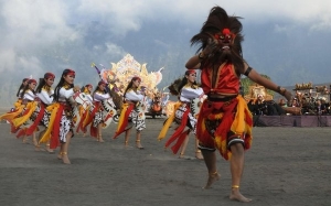 Sejarah Perayaan Korban Sembahan di Atas Gunung Berapi Bromo Indonesia