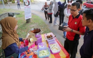 Kenapa Peniaga Jalanan Susah Untuk Kekal Lama?