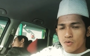 Ustaz Tegur Iqram Dinzly, Johan As'ari Tampil Bersuara