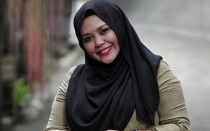 Zulin Aziz Sudah Buka Tudung?